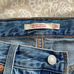 Blue Levi’s Ribcage Straight Ankle Jeans 👖 - W26